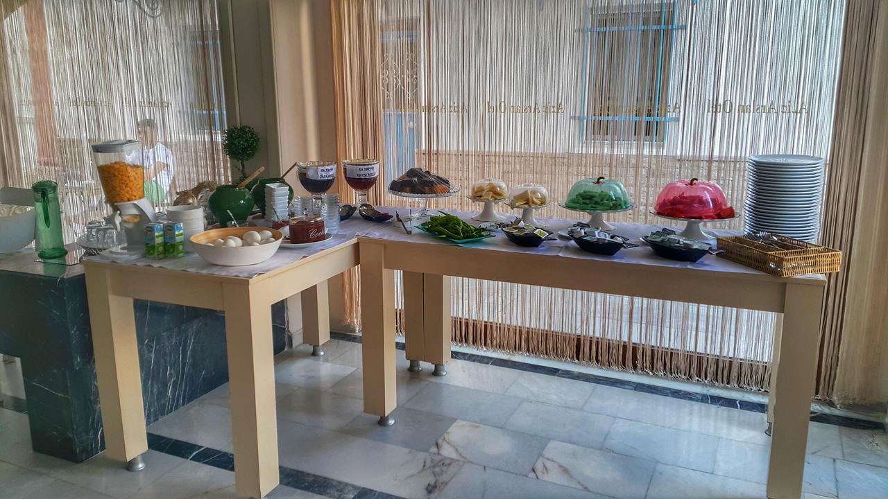 Aziz Arslan Hotel Айвалык Экстерьер фото